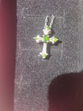 Chrome Diopside Cross
